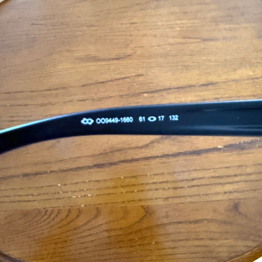 MOVING SALE!
OAKLEY POLARIZED GIBSTON SUNGLASSES - Picture 5 of 7